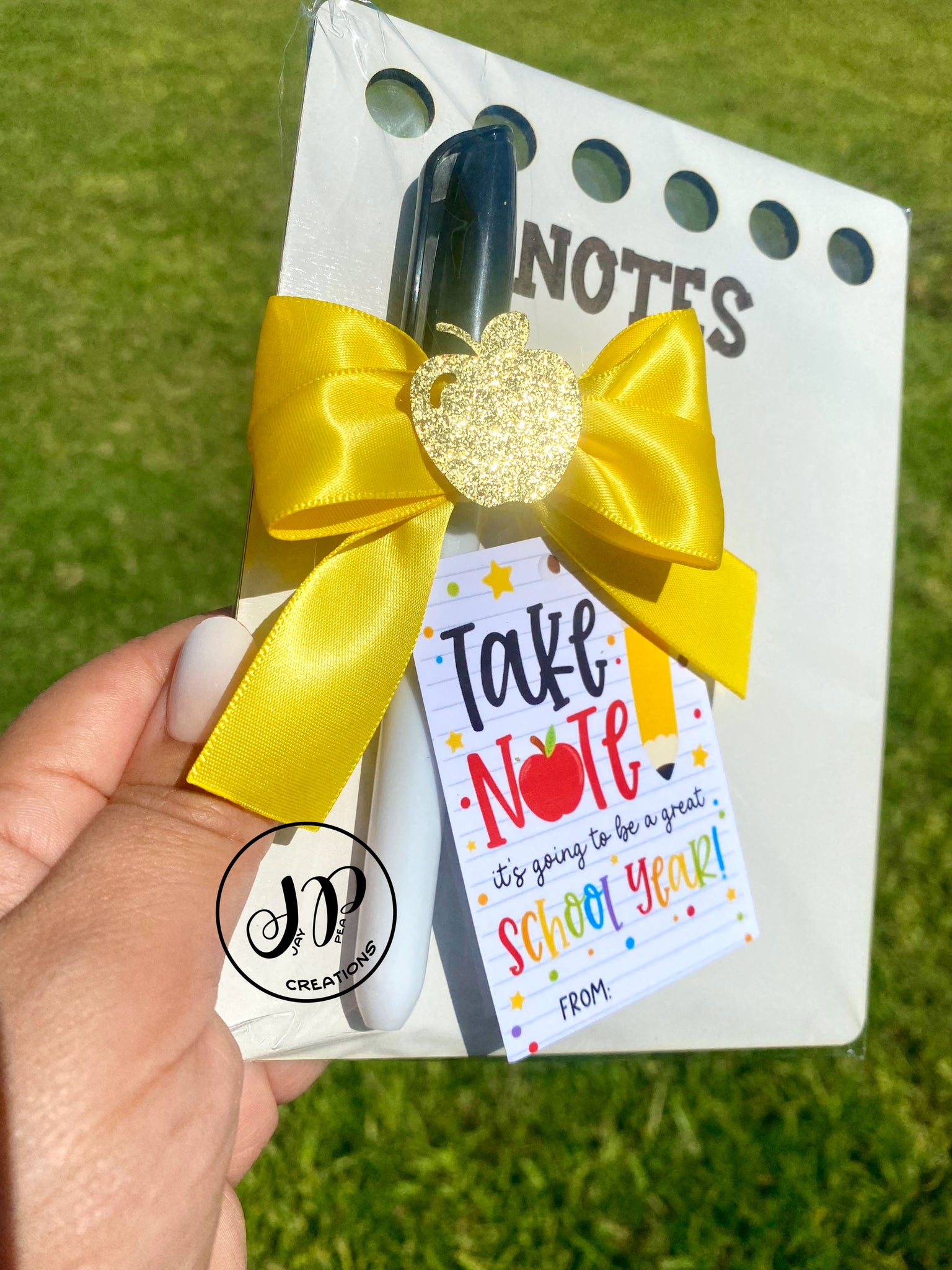 Meet the teacher / first day of school gift dry erase notes board with marker